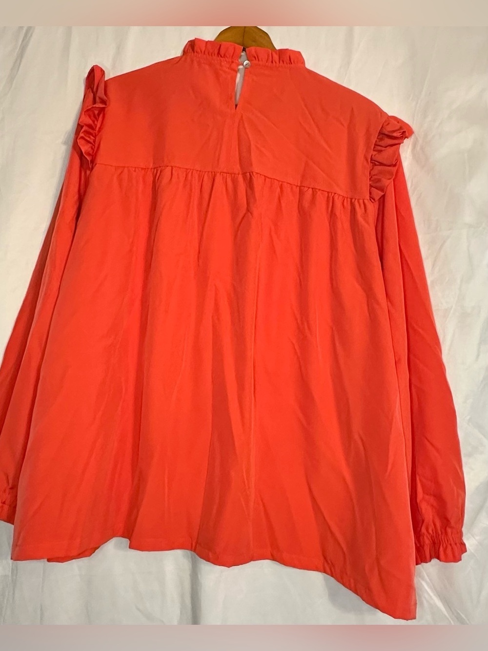 Michelle McDowell Women’s Orange Long Sleeve Blouse size XXL Key Hole In Back - Picture 4 of 10